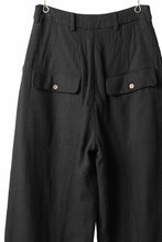 画像をギャラリービューアに読み込む, Aleksandr Manamis Wide Tapered Ankle Pant / Mesh Linen (BLACK)
