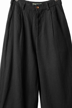 画像をギャラリービューアに読み込む, Aleksandr Manamis Wide Tapered Ankle Pant / Mesh Linen (BLACK)