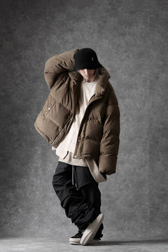 画像をギャラリービューアに読み込む, A.F ARTEFACT HIGH NECK DOWN JACKET / CORDUROY (BROWN)