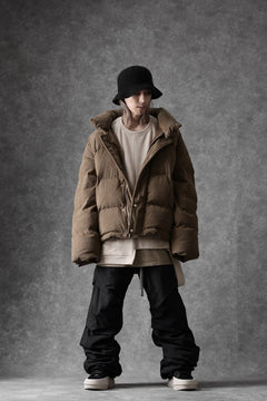 画像をギャラリービューアに読み込む, A.F ARTEFACT HIGH NECK DOWN JACKET / CORDUROY (BROWN)