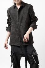 Load image into Gallery viewer, ISAMU KATAYAMA BACKLASH REVERSE LEATHER SHIRT / DOUBLE DYED - JP WET WHITE CALF (GREY)