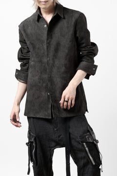 Load image into Gallery viewer, ISAMU KATAYAMA BACKLASH REVERSE LEATHER SHIRT / DOUBLE DYED - JP WET WHITE CALF (GREY)