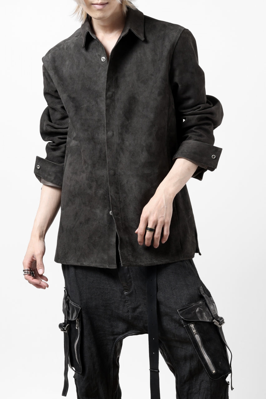 Load image into Gallery viewer, ISAMU KATAYAMA BACKLASH REVERSE LEATHER SHIRT / DOUBLE DYED - JP WET WHITE CALF (GREY)