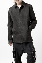 Load image into Gallery viewer, ISAMU KATAYAMA BACKLASH REVERSE LEATHER SHIRT / DOUBLE DYED - JP WET WHITE CALF (GREY)