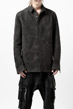 Load image into Gallery viewer, ISAMU KATAYAMA BACKLASH REVERSE LEATHER SHIRT / DOUBLE DYED - JP WET WHITE CALF (GREY)