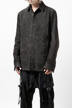 Load image into Gallery viewer, ISAMU KATAYAMA BACKLASH REVERSE LEATHER SHIRT / DOUBLE DYED - JP WET WHITE CALF (GREY)