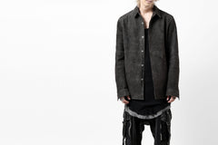 画像をギャラリービューアに読み込む, ISAMU KATAYAMA BACKLASH REVERSE LEATHER SHIRT / DOUBLE DYED - JP WET WHITE CALF (GREY)