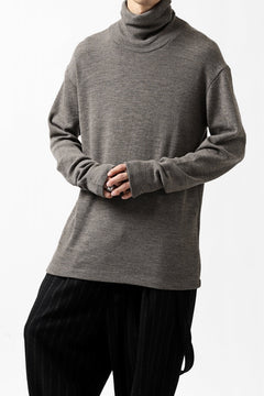Load image into Gallery viewer, KLASICA SMOKE TURTLE NECK KNIT SWEAT TOP / WEANER WOOL RIB (FAWN)