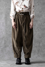 画像をギャラリービューアに読み込む, Aleksandr Manamis Corduroy Panel Pant (BROWN)