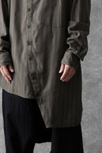 画像をギャラリービューアに読み込む, Aleksandr Manamis Asymmetric Striped Shirt (STRIPES)