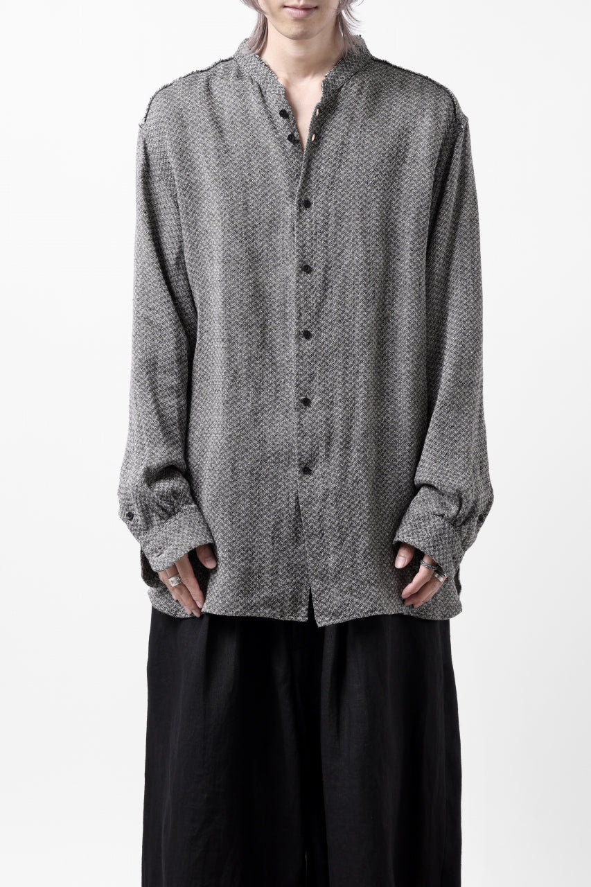 画像をギャラリービューアに読み込む, COLINA BANDED COLLAR WIDE SHIRT / LINEN DOBBY CHAMBRAY (BLACK)