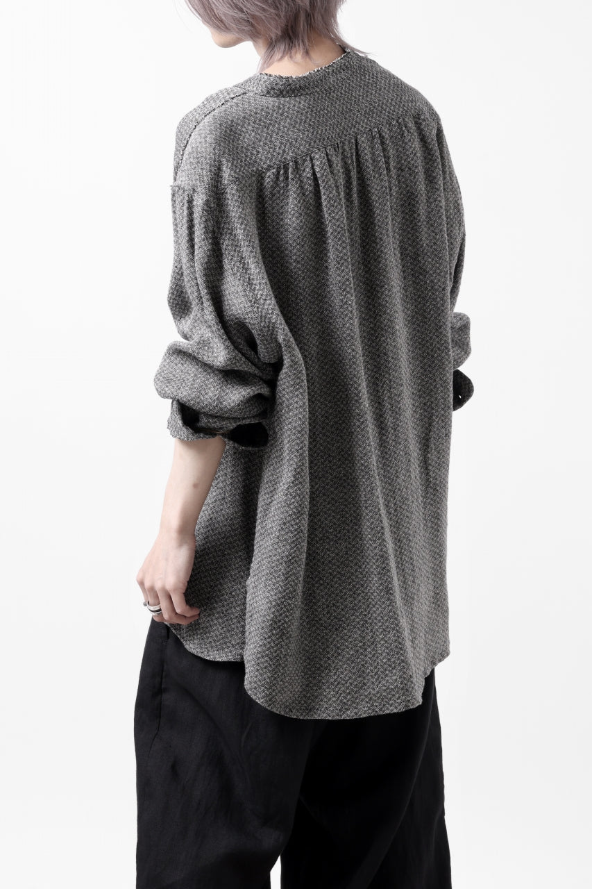 画像をギャラリービューアに読み込む, COLINA BANDED COLLAR WIDE SHIRT / LINEN DOBBY CHAMBRAY (BLACK)