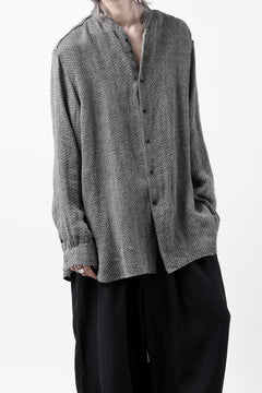 画像をギャラリービューアに読み込む, COLINA BANDED COLLAR WIDE SHIRT / LINEN DOBBY CHAMBRAY (BLACK)