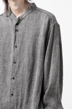 画像をギャラリービューアに読み込む, COLINA BANDED COLLAR WIDE SHIRT / LINEN DOBBY CHAMBRAY (BLACK)