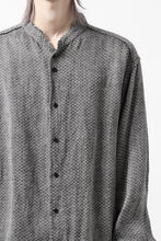 画像をギャラリービューアに読み込む, COLINA BANDED COLLAR WIDE SHIRT / LINEN DOBBY CHAMBRAY (BLACK)