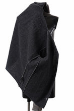 Load image into Gallery viewer, KLASICA BLACK CAT CREW NECK CARDIGAN / GRAINY PRINT BACK SIDE FLEECE (GREIGE)