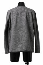 Load image into Gallery viewer, KLASICA BLACK CAT CREW NECK CARDIGAN / GRAINY PRINT BACK SIDE FLEECE (GREIGE)
