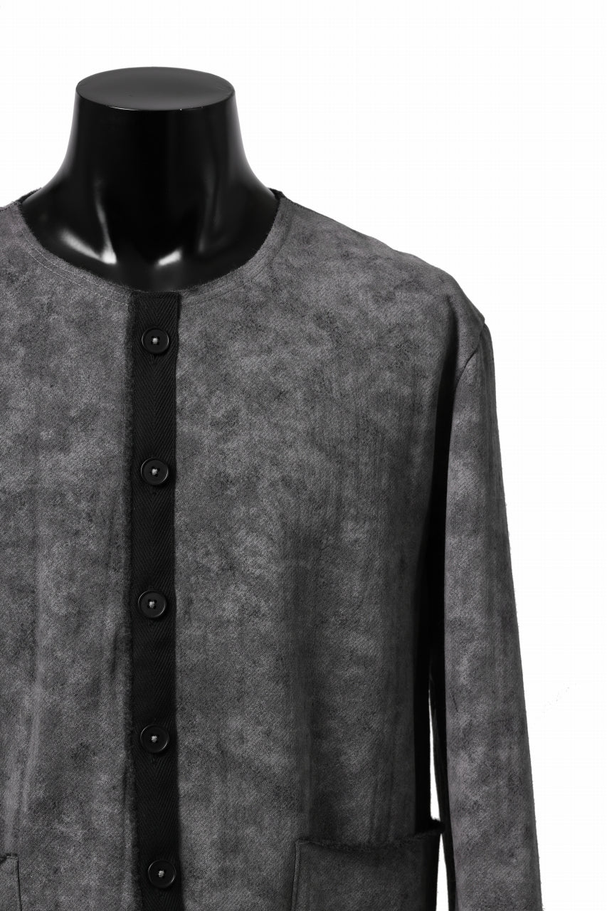 Load image into Gallery viewer, KLASICA BLACK CAT CREW NECK CARDIGAN / GRAINY PRINT BACK SIDE FLEECE (GREIGE)