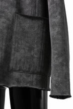 Load image into Gallery viewer, KLASICA BLACK CAT CREW NECK CARDIGAN / GRAINY PRINT BACK SIDE FLEECE (GREIGE)