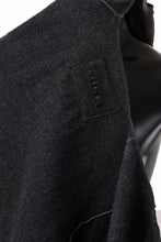 Load image into Gallery viewer, KLASICA BLACK CAT CREW NECK CARDIGAN / GRAINY PRINT BACK SIDE FLEECE (GREIGE)