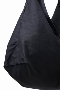 Load image into Gallery viewer, KLASICA BIVOUAC RIBBON SHOULDER BAG / SURPHER DYED MOLE SKIN (DEEP SEA)
