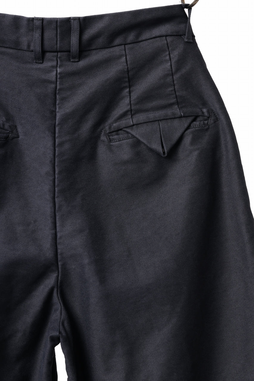 Load image into Gallery viewer, KLASICA GOSSE TWO TUCKED TROUSERS / SURPHER DYED MOLE SKIN (DEEP SEA)