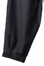 Load image into Gallery viewer, KLASICA GOSSE TWO TUCKED TROUSERS / SURPHER DYED MOLE SKIN (DEEP SEA)
