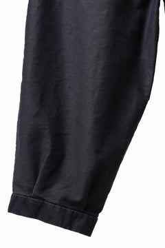 Load image into Gallery viewer, KLASICA GOSSE TWO TUCKED TROUSERS / SURPHER DYED MOLE SKIN (DEEP SEA)