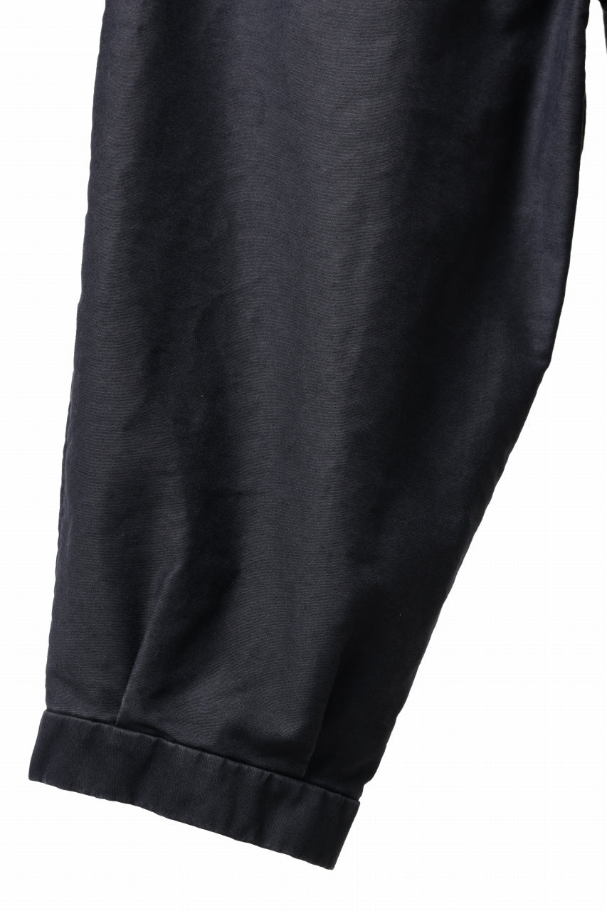 Load image into Gallery viewer, KLASICA GOSSE TWO TUCKED TROUSERS / SURPHER DYED MOLE SKIN (DEEP SEA)