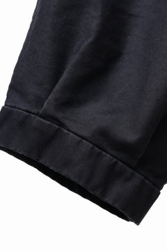 Load image into Gallery viewer, KLASICA GOSSE TWO TUCKED TROUSERS / SURPHER DYED MOLE SKIN (DEEP SEA)