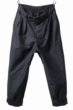 Load image into Gallery viewer, KLASICA GOSSE TWO TUCKED TROUSERS / SURPHER DYED MOLE SKIN (DEEP SEA)