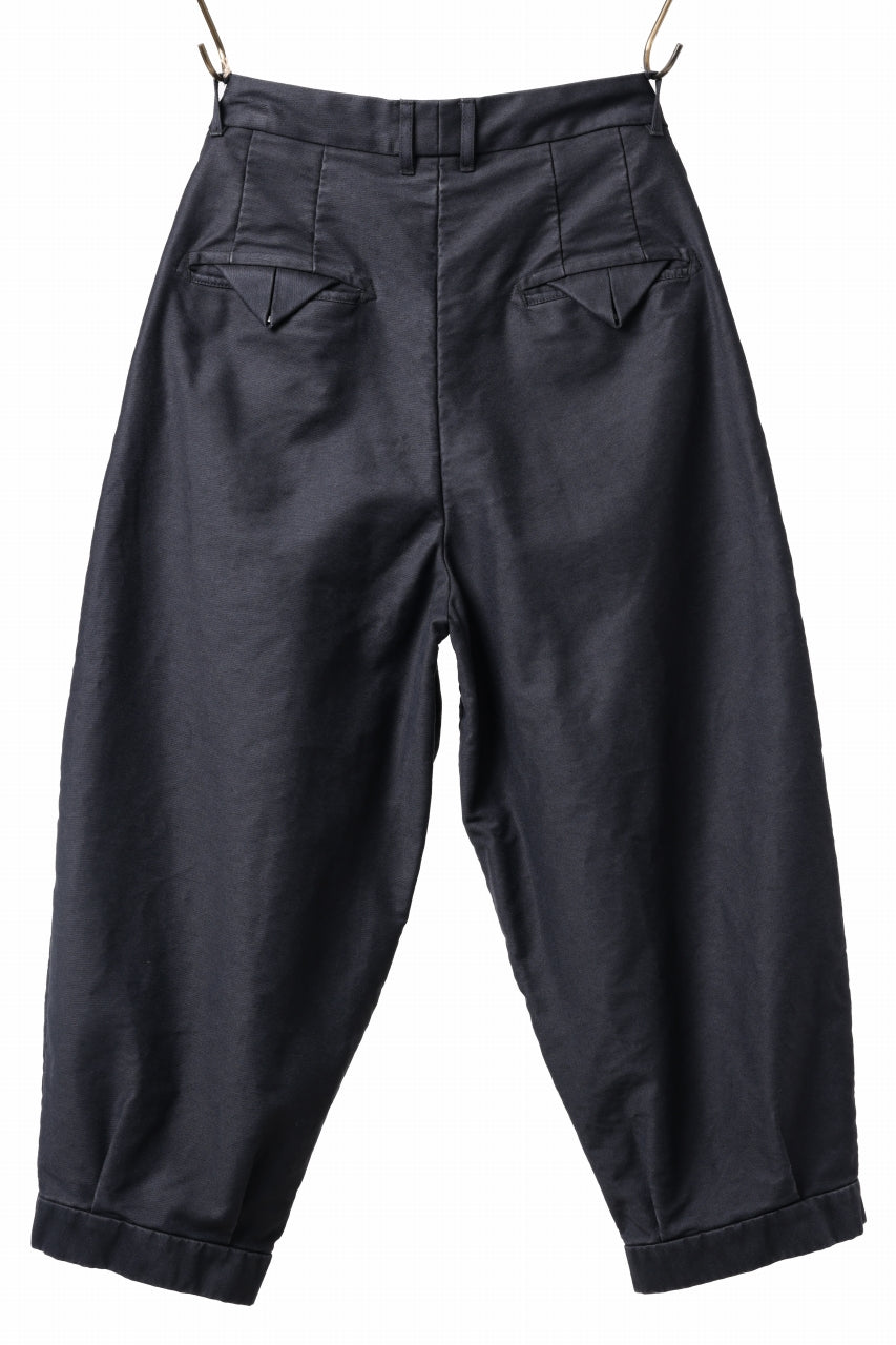 Load image into Gallery viewer, KLASICA GOSSE TWO TUCKED TROUSERS / SURPHER DYED MOLE SKIN (DEEP SEA)