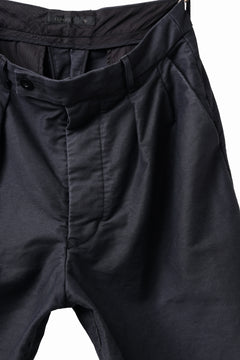 Load image into Gallery viewer, KLASICA GOSSE TWO TUCKED TROUSERS / SURPHER DYED MOLE SKIN (DEEP SEA)
