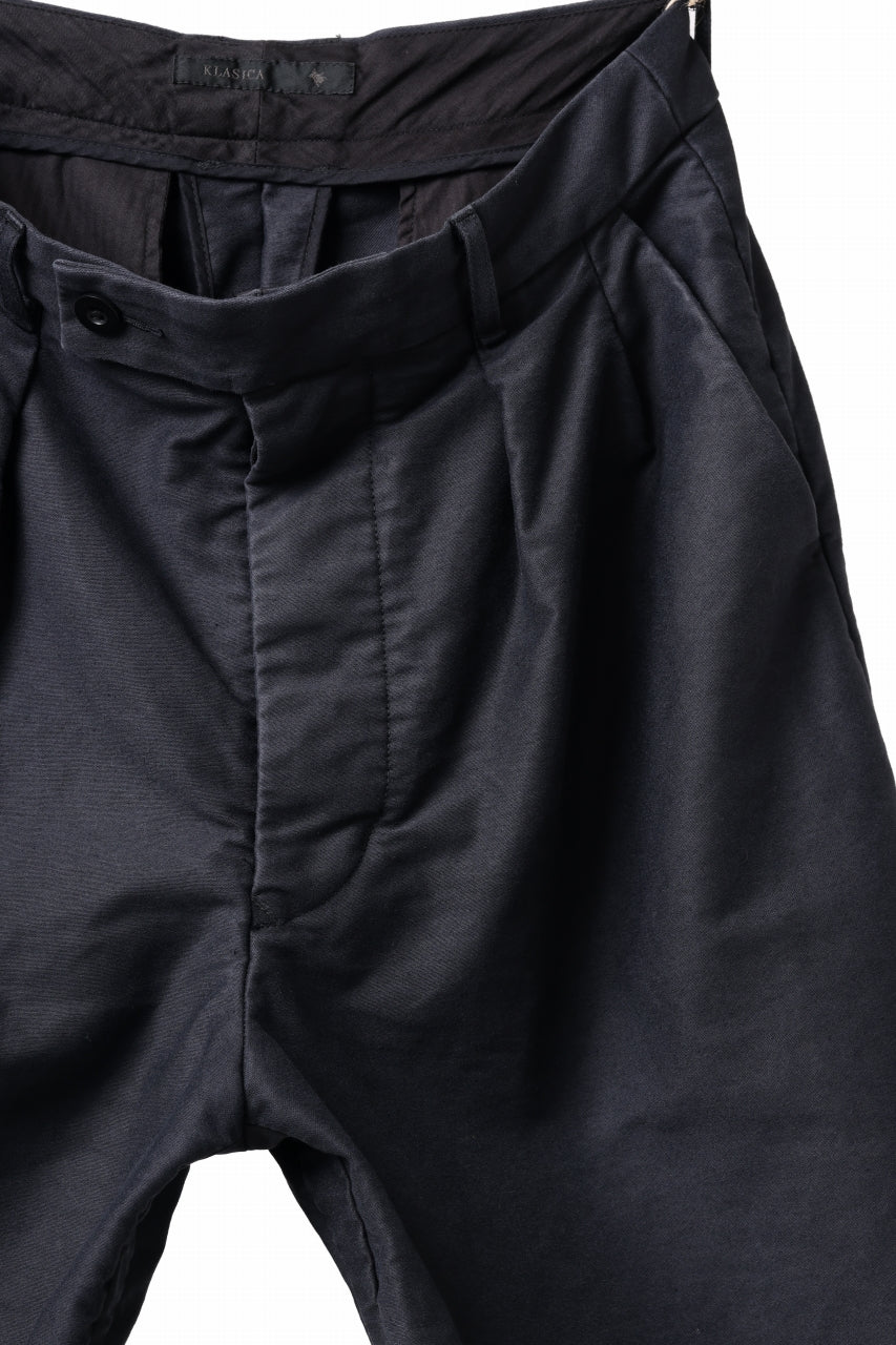 Load image into Gallery viewer, KLASICA GOSSE TWO TUCKED TROUSERS / SURPHER DYED MOLE SKIN (DEEP SEA)