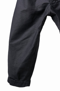 Load image into Gallery viewer, KLASICA GOSSE TWO TUCKED TROUSERS / SURPHER DYED MOLE SKIN (DEEP SEA)