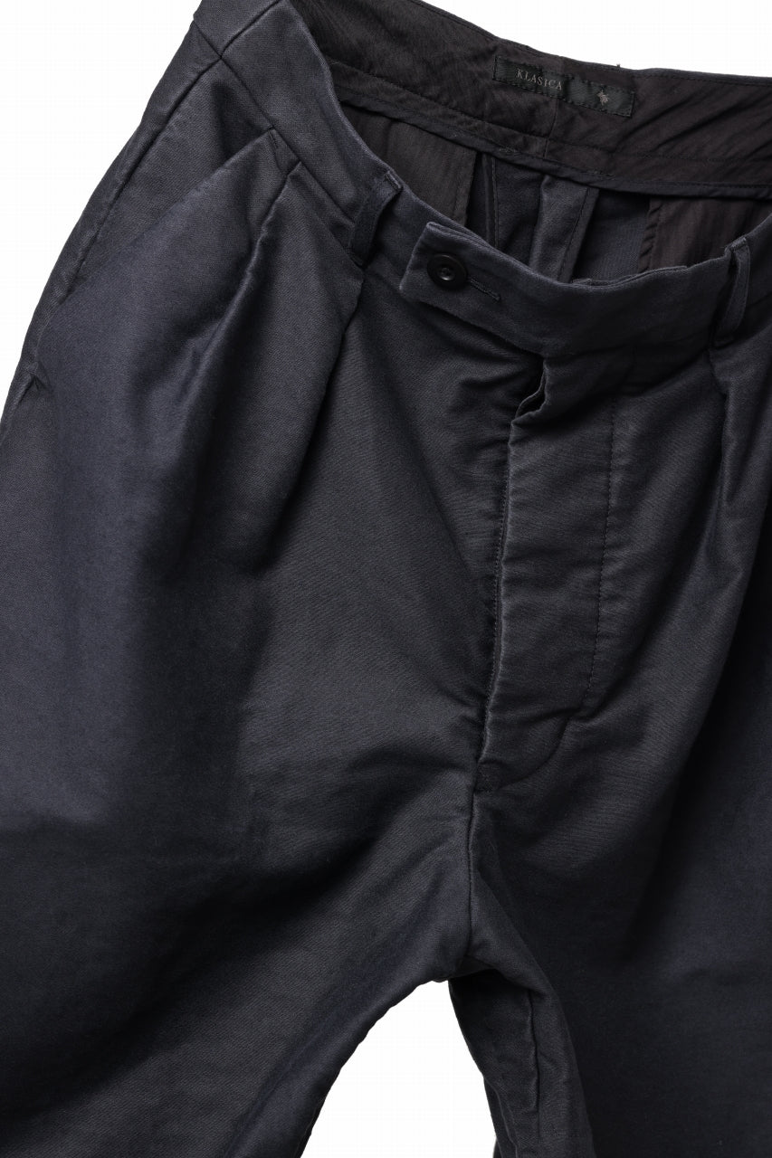 Load image into Gallery viewer, KLASICA GOSSE TWO TUCKED TROUSERS / SURPHER DYED MOLE SKIN (DEEP SEA)