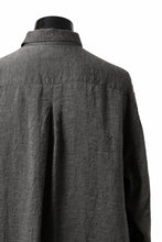 画像をギャラリービューアに読み込む, YUTA MATSUOKA long shirt / linen gold thread stripe (charcoal gray)
