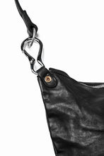 Load image into Gallery viewer, ISAMU KATAYAMA BACKLASH 2WAY BAM FLAP BAG / ITALY SHOULDER OBJECT DYED (BLACK)