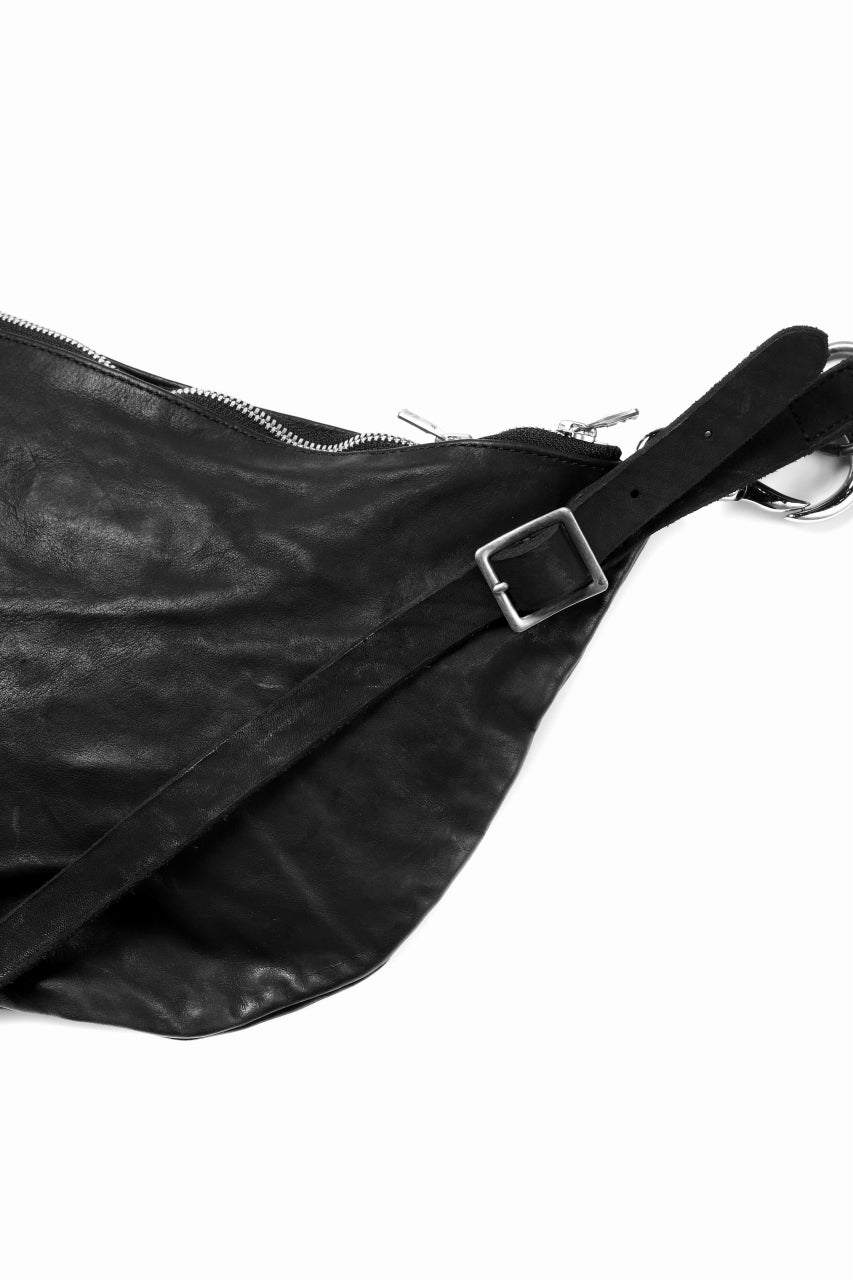 Load image into Gallery viewer, ISAMU KATAYAMA BACKLASH 2WAY BAM FLAP BAG / ITALY SHOULDER OBJECT DYED (BLACK)
