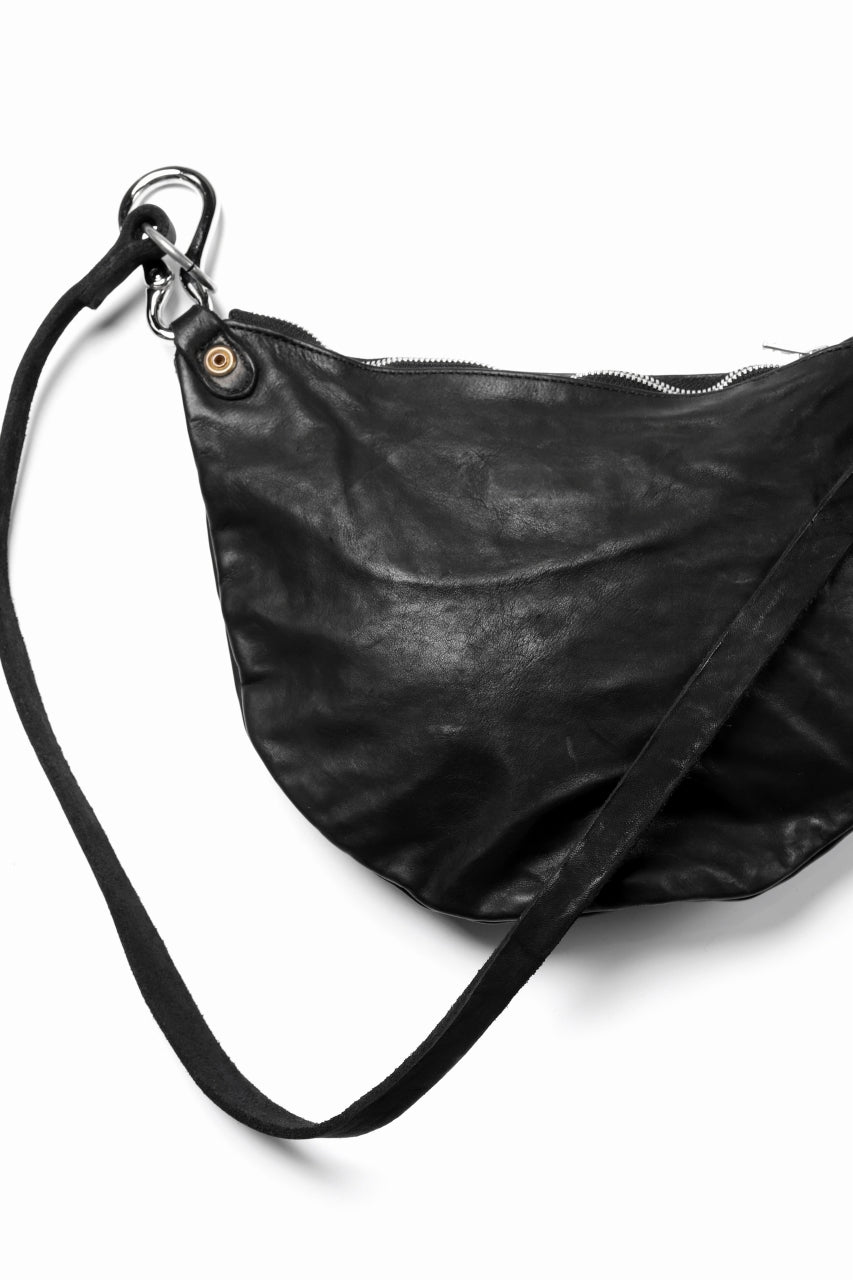 Load image into Gallery viewer, ISAMU KATAYAMA BACKLASH 2WAY BAM FLAP BAG / ITALY SHOULDER OBJECT DYED (BLACK)