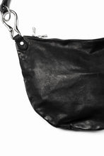 Load image into Gallery viewer, ISAMU KATAYAMA BACKLASH 2WAY BAM FLAP BAG / ITALY SHOULDER OBJECT DYED (BLACK)