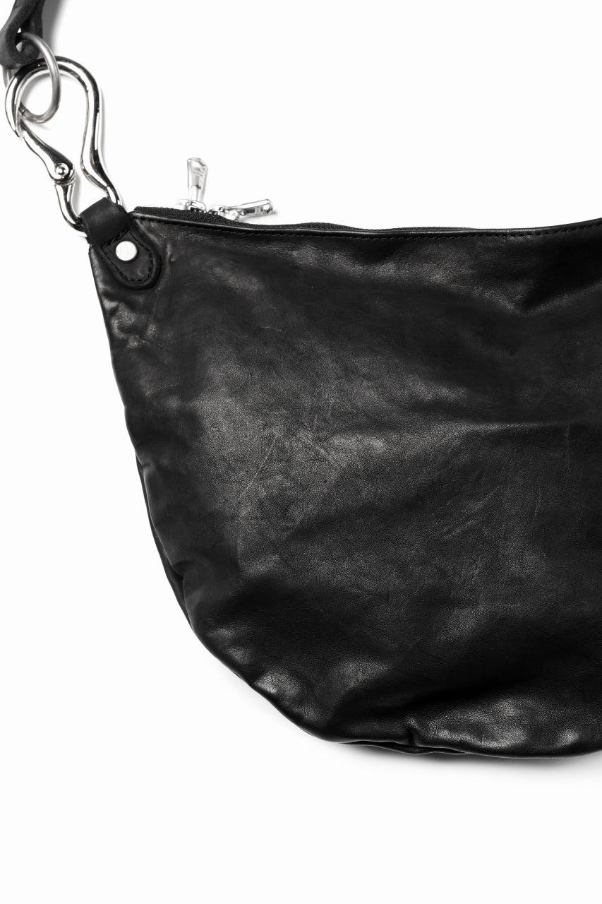 Load image into Gallery viewer, ISAMU KATAYAMA BACKLASH 2WAY BAM FLAP BAG / ITALY SHOULDER OBJECT DYED (BLACK)