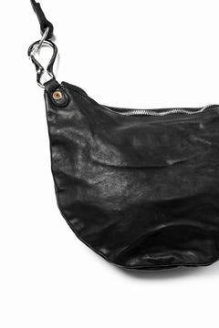 Load image into Gallery viewer, ISAMU KATAYAMA BACKLASH 2WAY BAM FLAP BAG / ITALY SHOULDER OBJECT DYED (BLACK)
