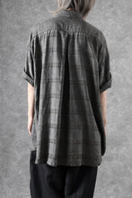 画像をギャラリービューアに読み込む, KLASICA RELAXED FIT H/S SHIRTS / DRAPE & SMOOTH TEXTILE (GRAYSH DYE CHECK)