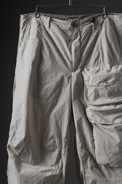 画像をギャラリービューアに読み込む, Ten c CARGO TROUSERS / GARMENT DYED LIGHT NYLON TACTEL MID LAYER (BEIGE)