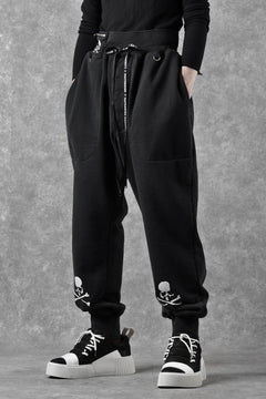 Load image into Gallery viewer, MASTERMIND WORLD x KATHARINE HAMNETT JOGGER PANTS (BLACK)