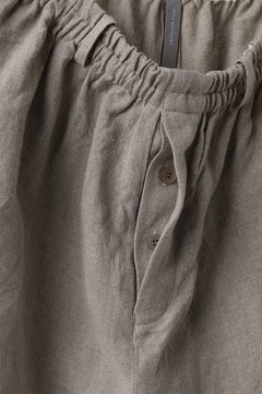 画像をギャラリービューアに読み込む, YUTA MATSUOKA dirts tapered trousers / no.14 linen canvas (ecru)