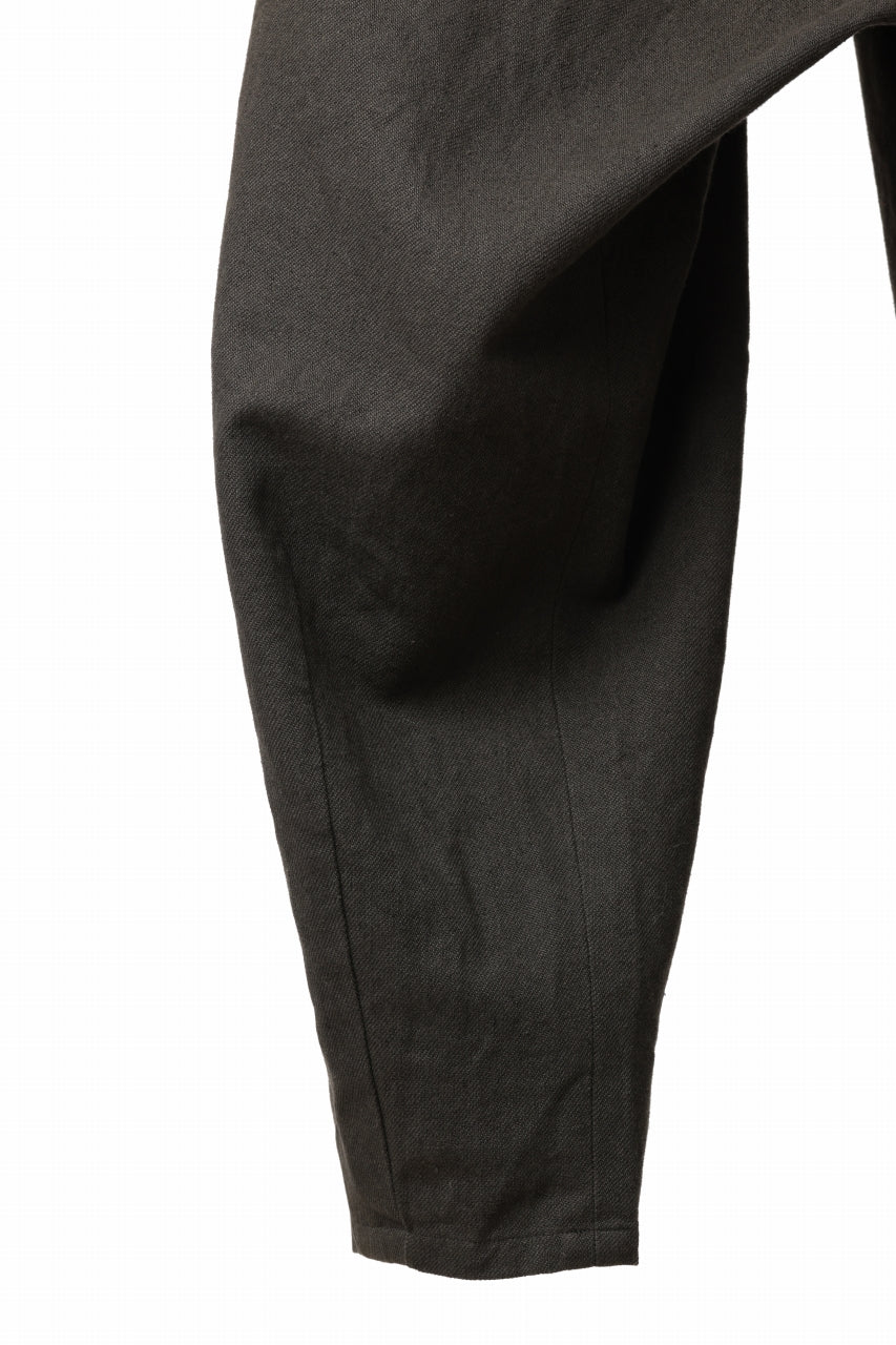画像をギャラリービューアに読み込む, YUTA MATSUOKA dirts tapered trousers / sulfur dyed cotton linen gabardine (brown)