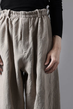 画像をギャラリービューアに読み込む, YUTA MATSUOKA dirts tapered trousers / no.14 linen canvas (ecru)