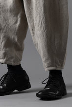 画像をギャラリービューアに読み込む, YUTA MATSUOKA dirts tapered trousers / no.14 linen canvas (ecru)